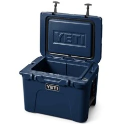 YETI Tundra 35 Hard Cooler 10 YETI Tundra 35 Hard Cooler -Hockey Pro Shop yeti tundra 35 hard cooler 2